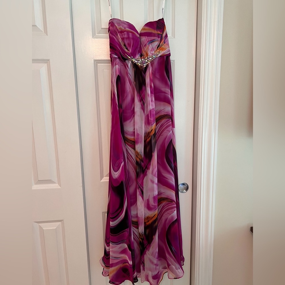 La femme prom dress purple multicolored size 0 tailored to 5”3 with 3 inch heel